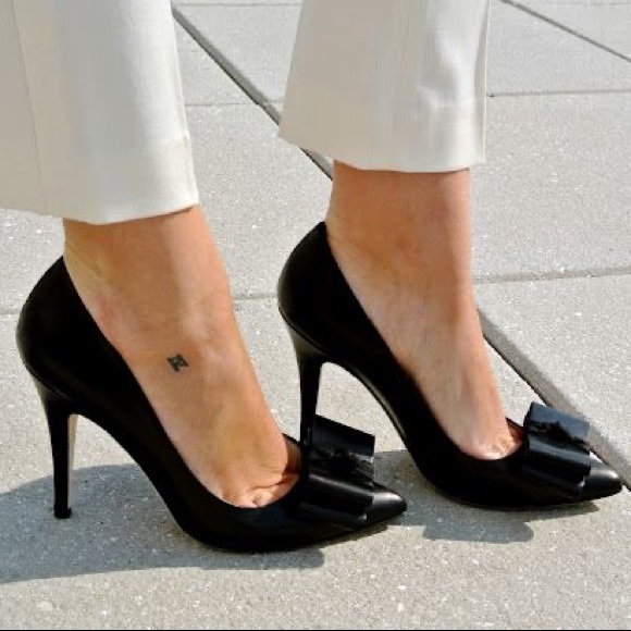 j crew black pumps